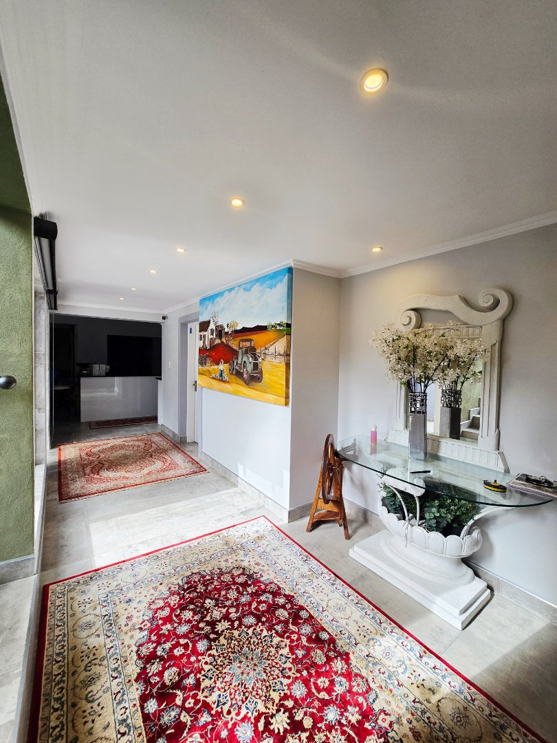 6 Bedroom Property for Sale in Wilkoppies North West